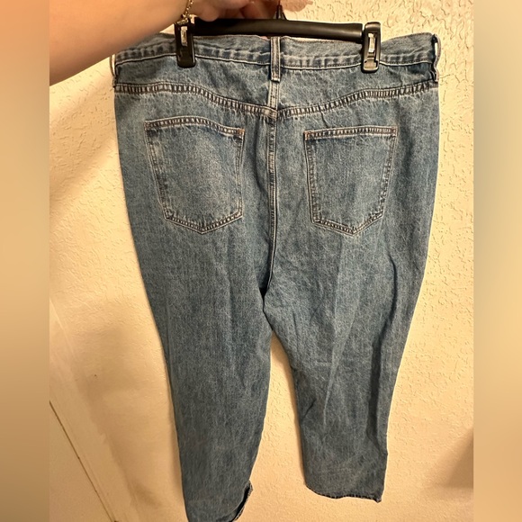 Jeans - Picture 2 of 3